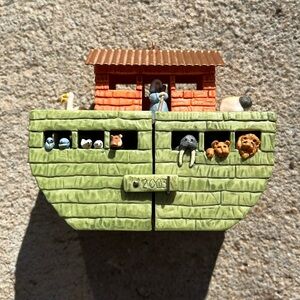 2003 Hallmark Noah’s Arc Ornament